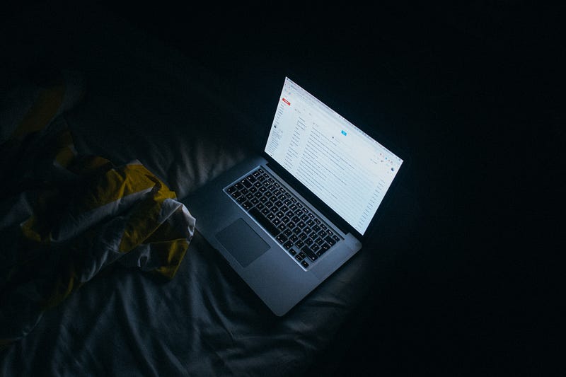 Managing screen brightness for better sleep